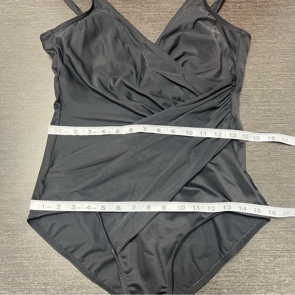 Miraclesuit Oceanus Black One Piece Slimming Swimsuit Large